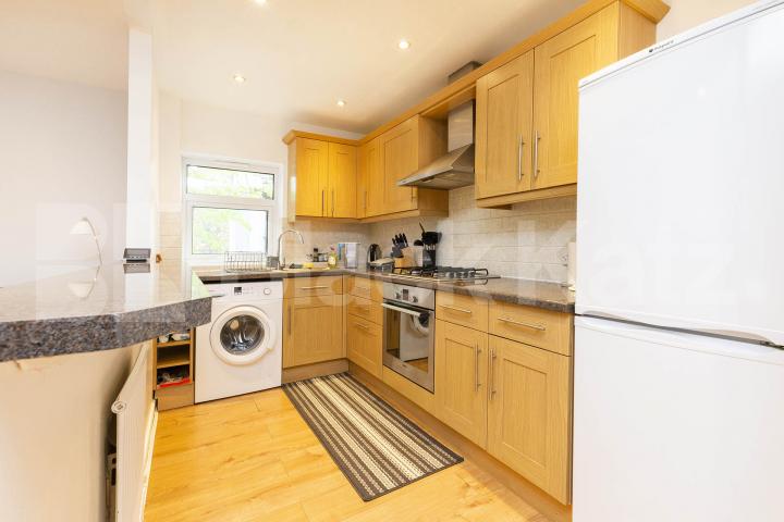 Modern Apartment Trebovir Road, Earls Court